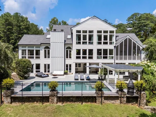 1350 Keans Ct, Roswell, GA 30075