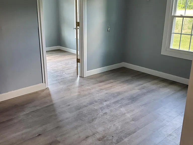 Middle Bedroom