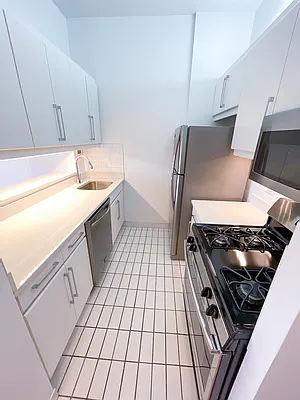 Rented by City Connections Realty | media 19