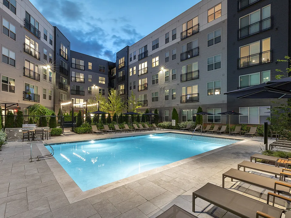 Courtyard_Pool
