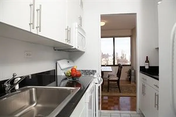 Rented by Douglas Elliman | media 25