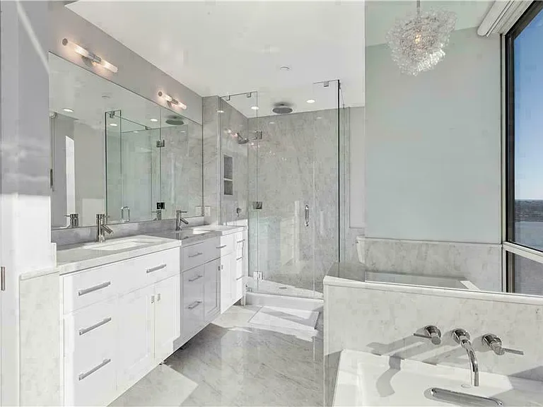 635 W 42nd St #27A — Photo 17