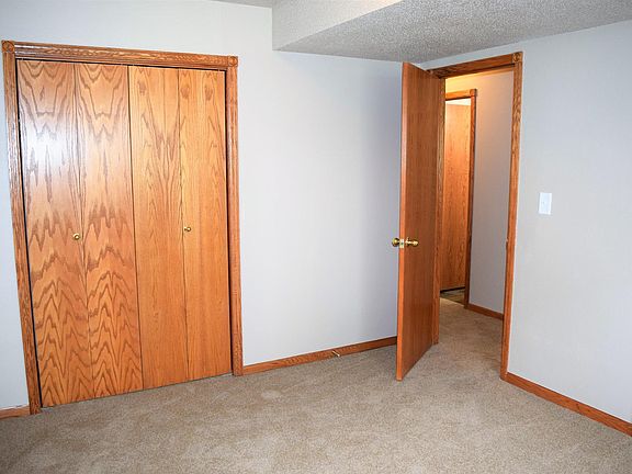 Fresh paint- 2 windows per bedroom