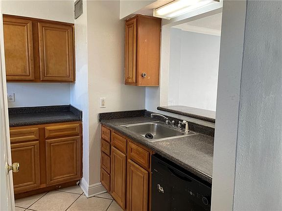 5th image of 1020 Saint Julien Dr APT 104