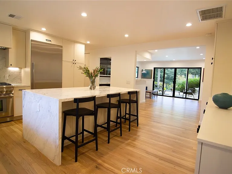 1310 J Lee Cir — Photo 11