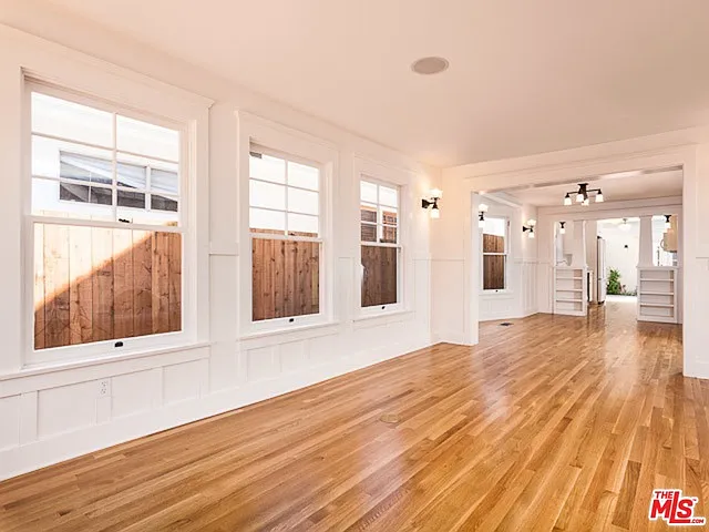 5 bed, 3128 sqft, $12,995 — Photo 3