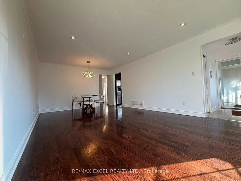 83 Marilake Dr #MAIN FLOOR — Photo 7