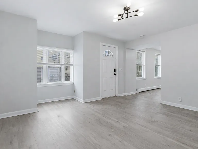 92 Sylvian St #1 — Photo 8