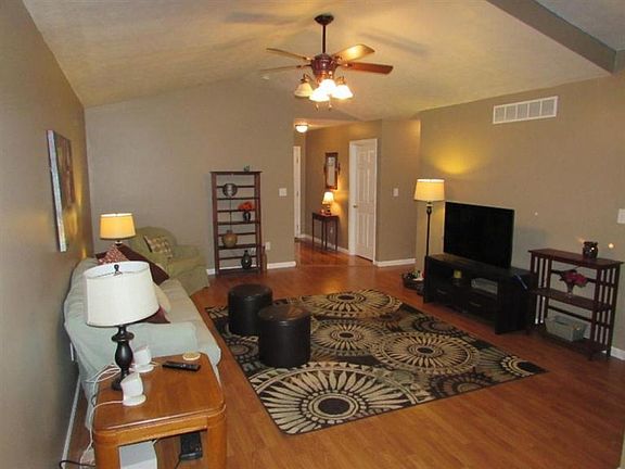 5th image of 135 Baybrook Cir