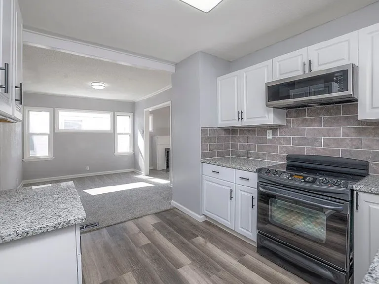 3305 Cleveland Ave — Photo 8