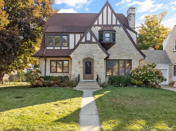 2128 South 107th STREET, West Allis, WI 53227