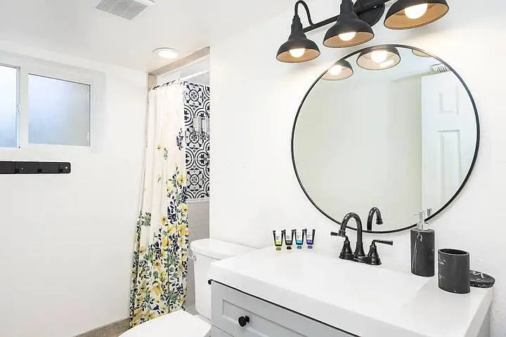 W 62nd Pl — Photo 4