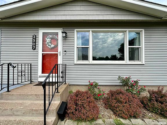 4th image of 2507 N Birchwood Ave