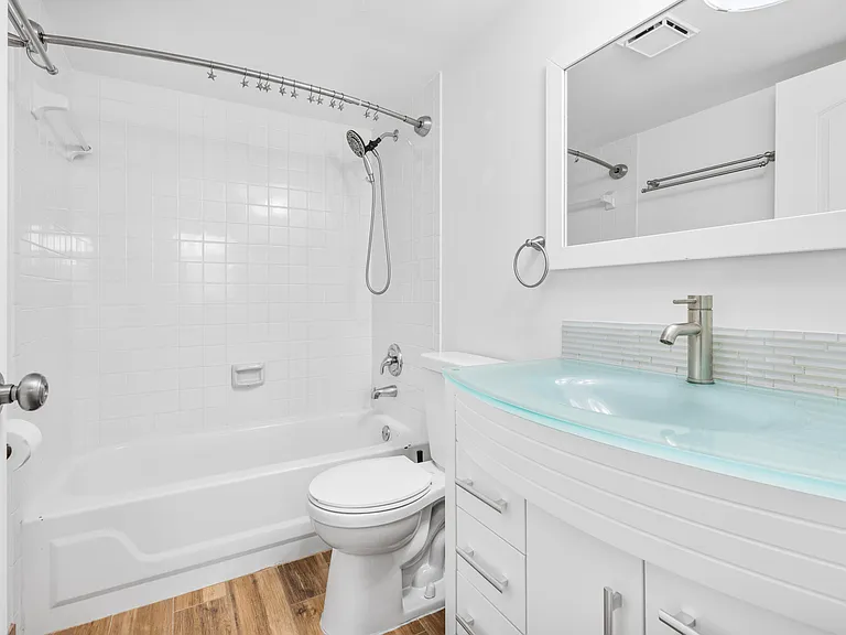 2865 SW 22nd Ave #105 — Photo 17