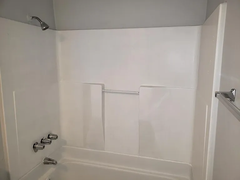 11231 Oxnard St #4 — Photo 2