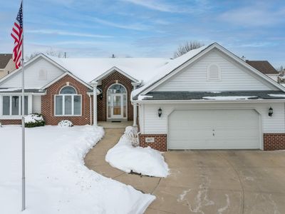 617 Two Rivers Dr, Mukwonago, WI, 53149