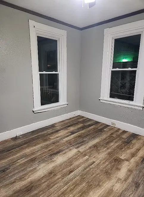 5 bed, 704 sqft, $1,999 — Photo 3