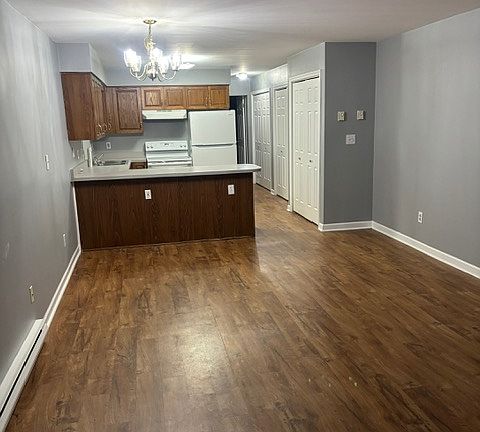 4th image of 120 Parkway Blvd APT 14