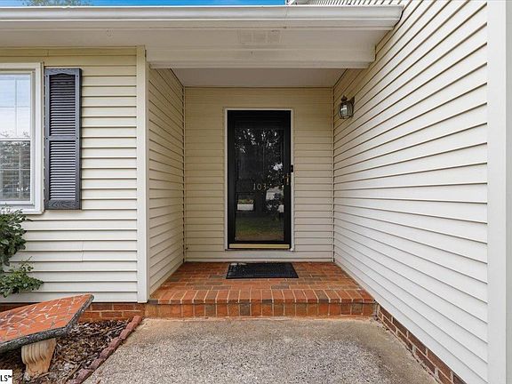 3rd image of 103 Devenhill Ct