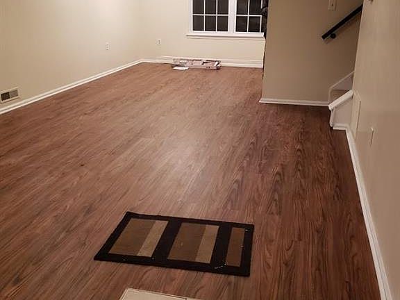 4th image of 245 Hampshire Ct #2245