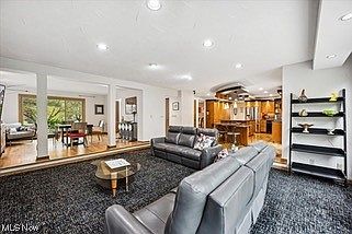5th image of 33000 Aspen Glen Dr