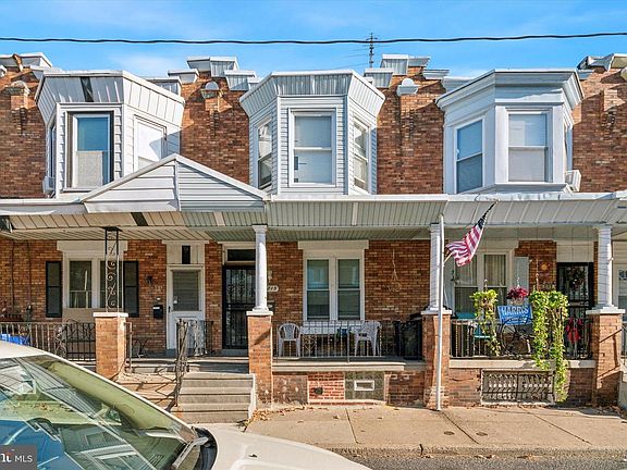 2nd image of 5715 Leonard St