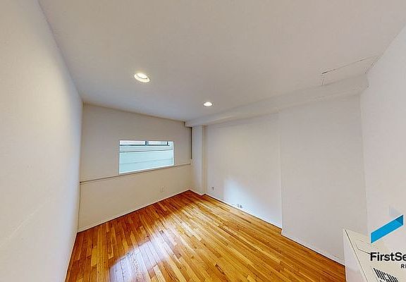 5th image of 123 E 54th St #F