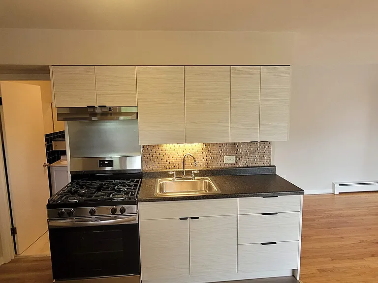 2900 N River Rd #9 — Photo 4
