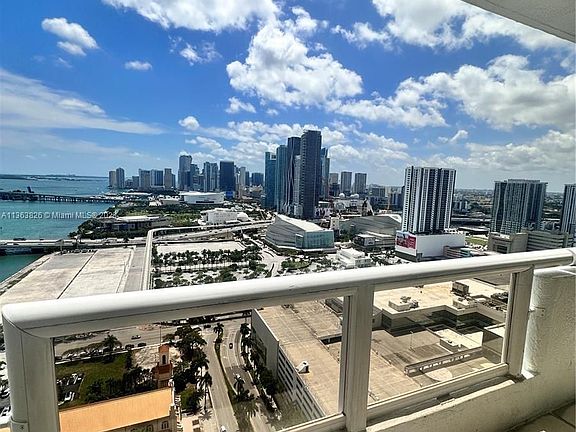 4th image of 1717 N Bayshore Dr #A-3852
