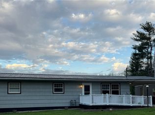 800 Huggins Dr, Williamstown, WV 26187