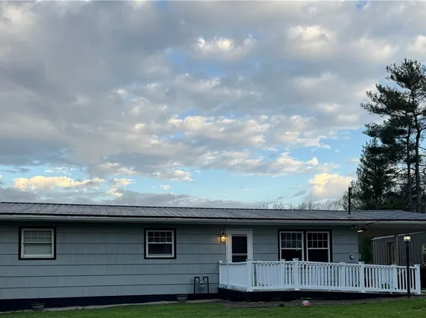 800 Huggins Dr, Williamstown, WV 26187