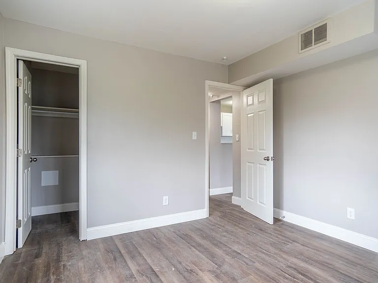 331 Kendall Pl — Photo 7