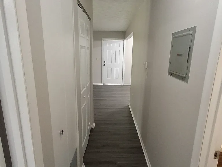 310 E Market St #10 — Photo 11