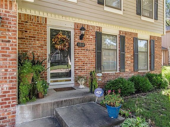 2nd image of 1519 N 85th Cir