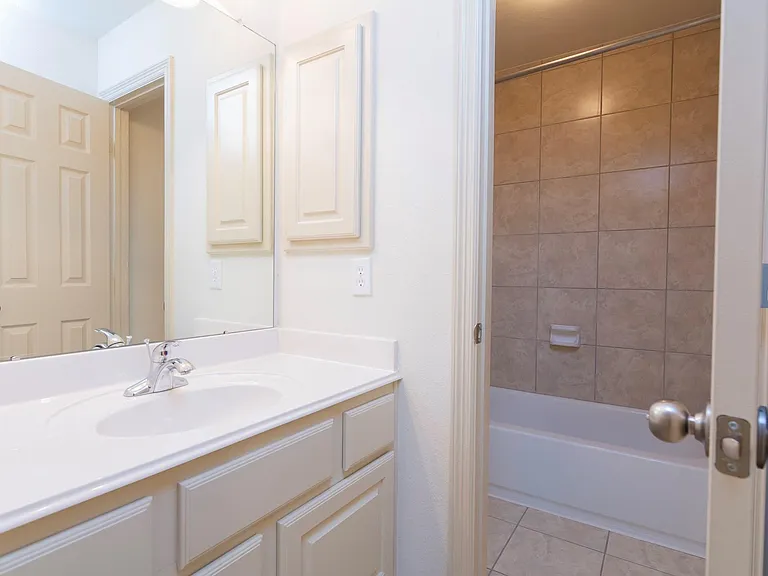 62 S Longsford Cir — Photo 39