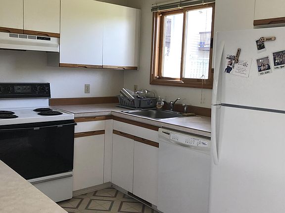 3rd image of 1802 W Lincoln St #20