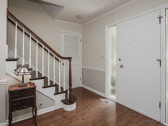 5th image of 566 Dorset Ave
