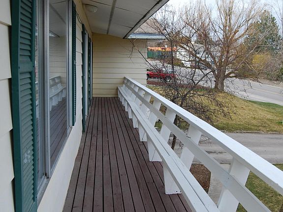 908 Front Deck