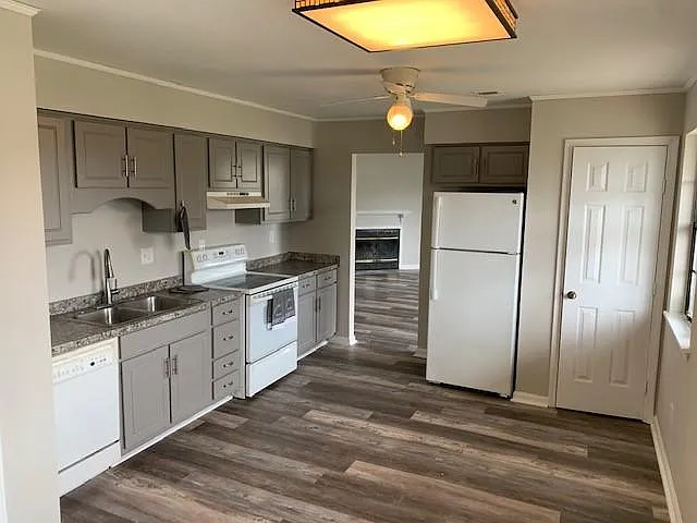 105 Poppy Ct — Photo 3