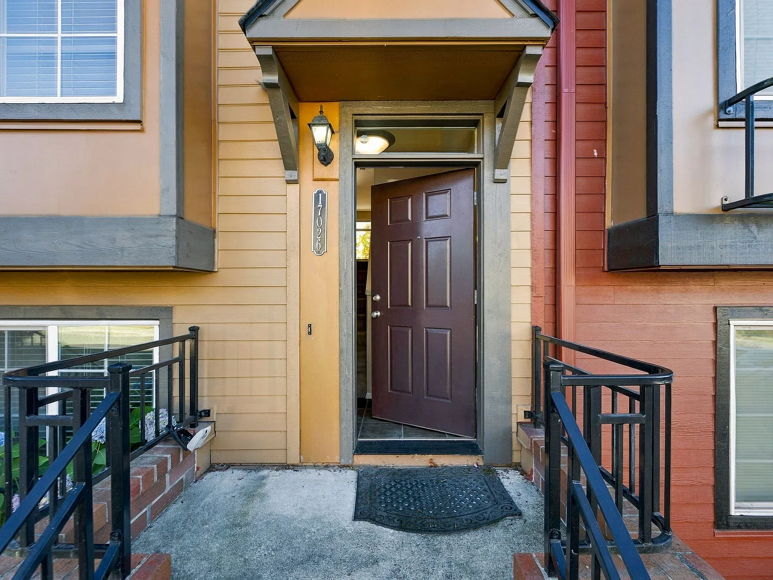 3 bed, 2.5 bath, 1426 sqft, $2,350 — Photo 3