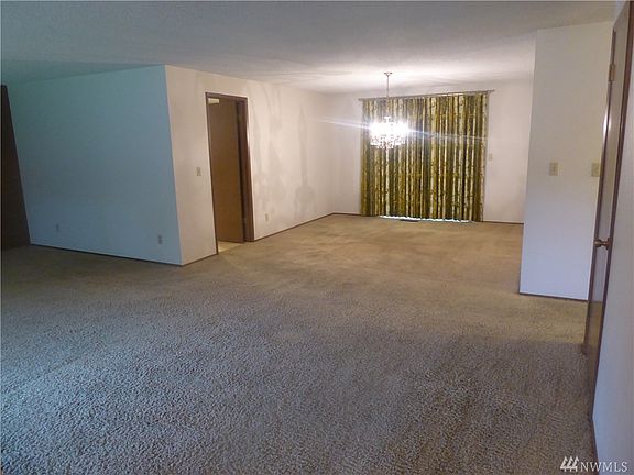 5th image of 1820 Mark St NE