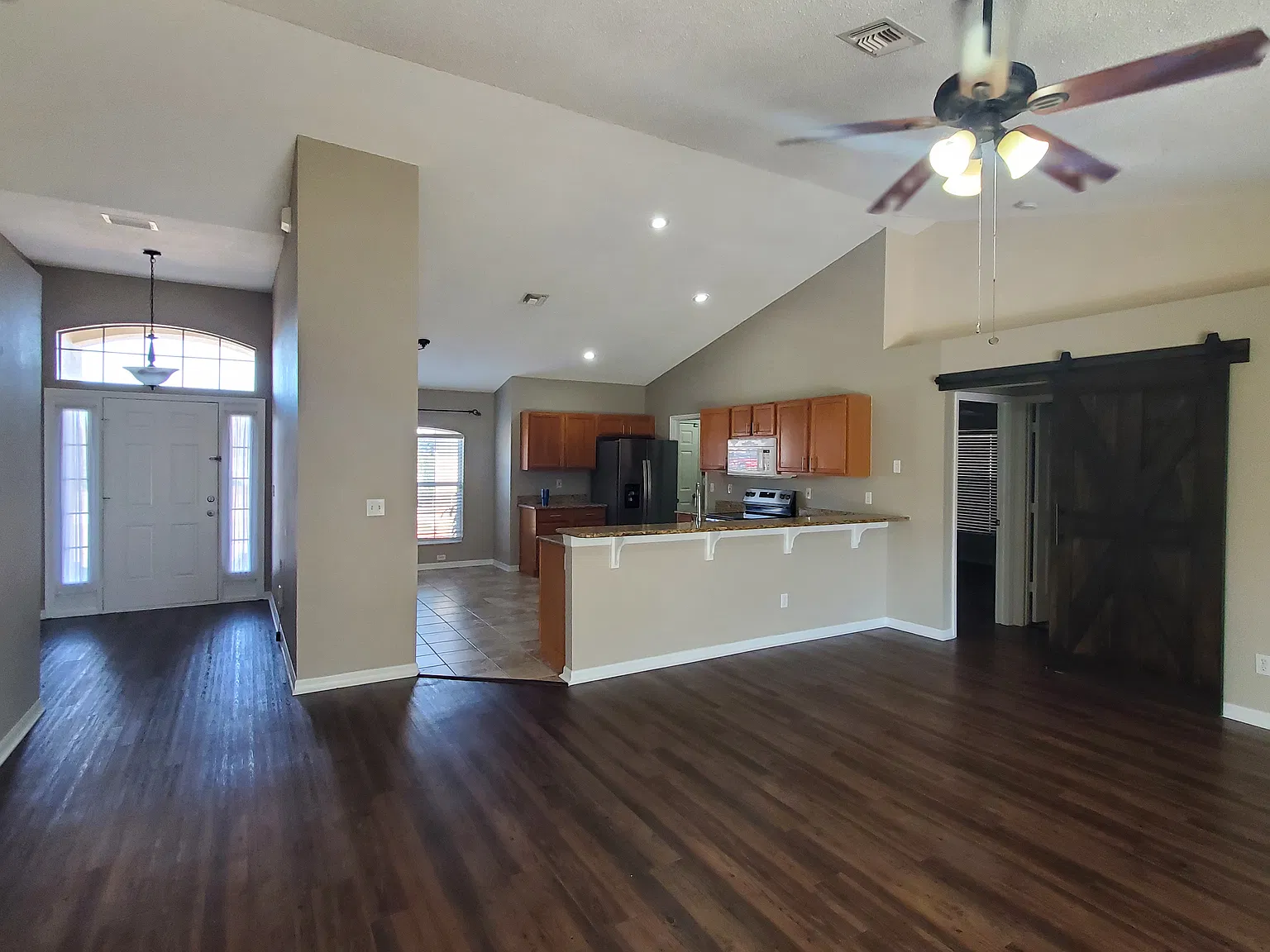 4 bed, 1880 sqft, $2,150 — Photo 3