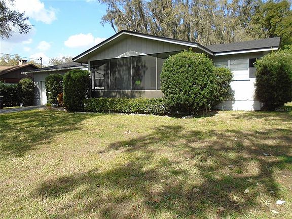 2nd image of 409 Lakeshore Dr