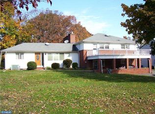 1080 Riverview Dr, Florence, NJ 08518