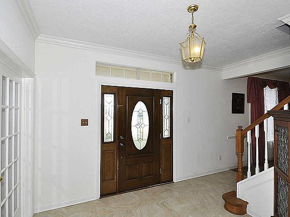 3rd image of 106 Knoll Forest Dr