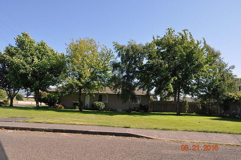 2nd image of 450 Colonial Ct