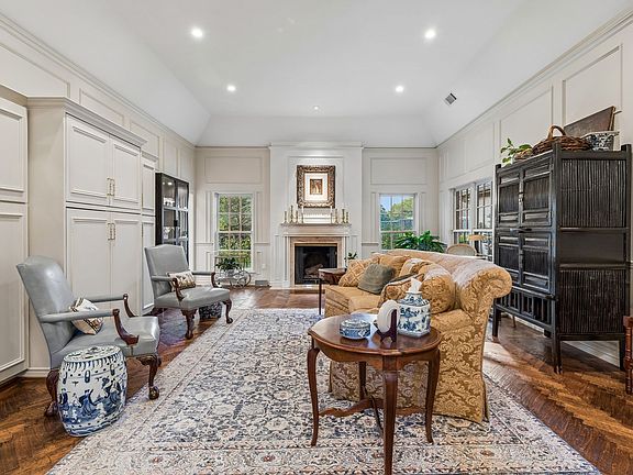 5th image of 6515 Calais Dr