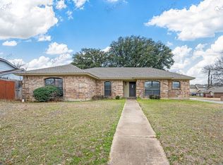 4400 Oak Knoll Ct, Arlington, TX 76016