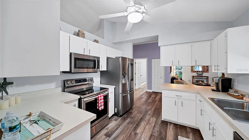 3 bed, 2.0 bath, 1933 sqft, $3,200 — Photo 4