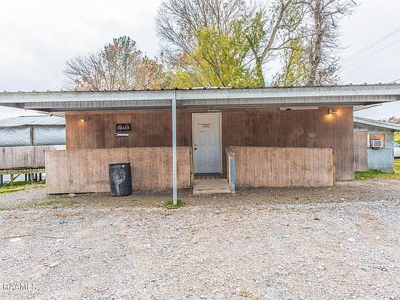 2nd image of 109 Landing Ln
